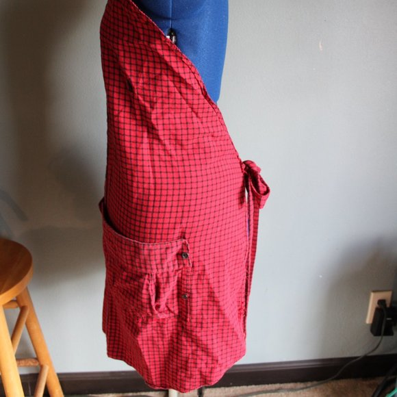 Red/Black Plaid Button Front Boyfriend Apron ~OS~ - Picture 5 of 9